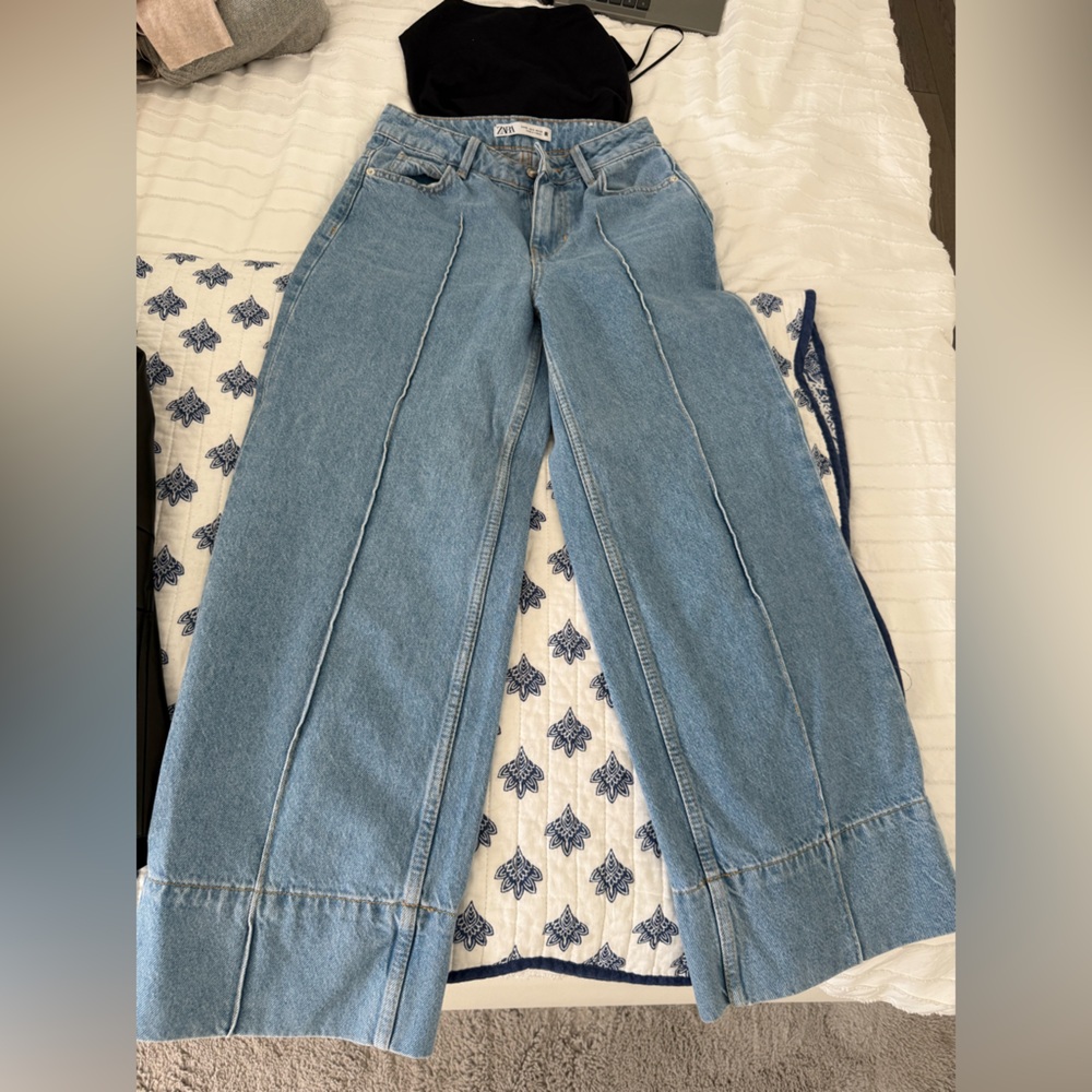 Zara Light Flare Jeans - Picture 2 of 4